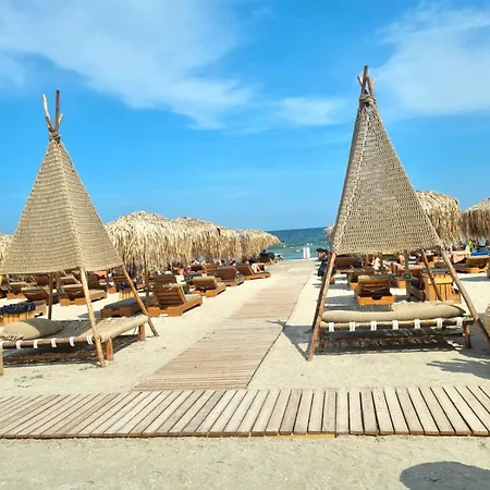 Coco De Mer In Infinity Pool & Spa Resort * Năvodari