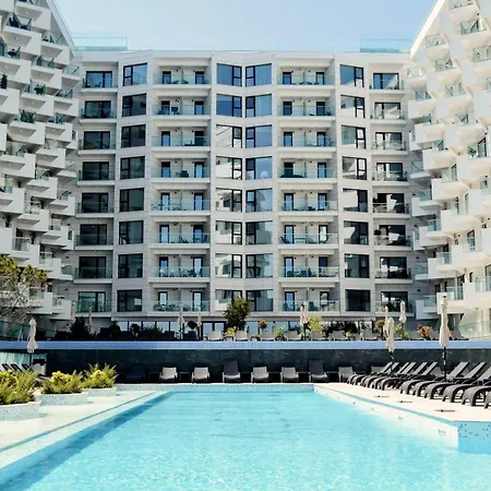 Coco De Mer In Infinity Pool & Spa Resort Apartament