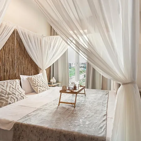Coco De Mer In Infinity Pool & Spa Resort Năvodari