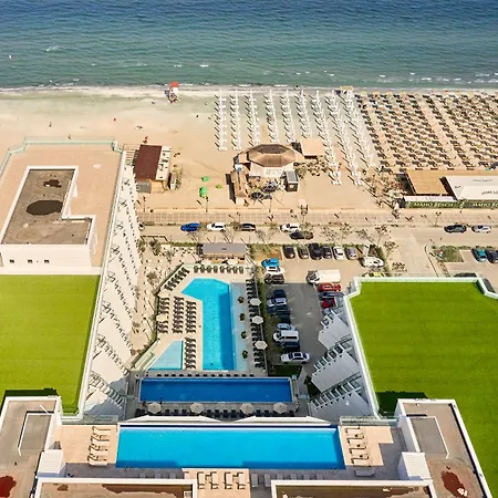 Coco De Mer In Infinity Pool & Spa Resort * Năvodari